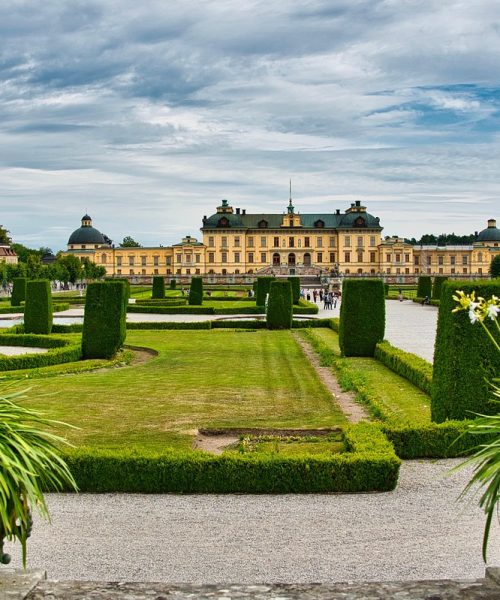 mansion-6702805_1280